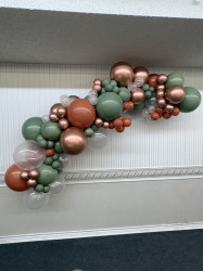 Organic Balloon Garland