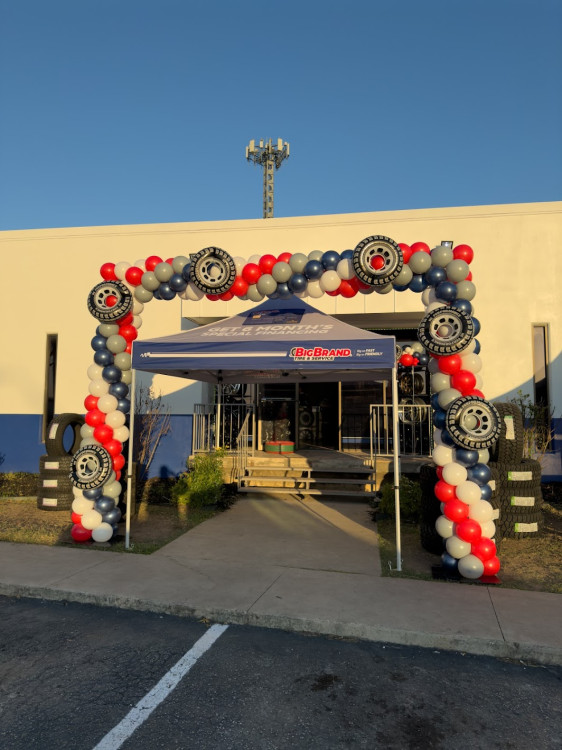 Professional corporate balloon installation by Balloon Man
