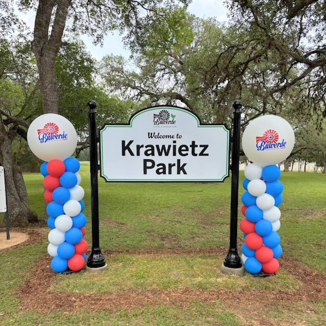 Custom Balloon Man event decor for a celebration in the Bulverde and Spring Branch area