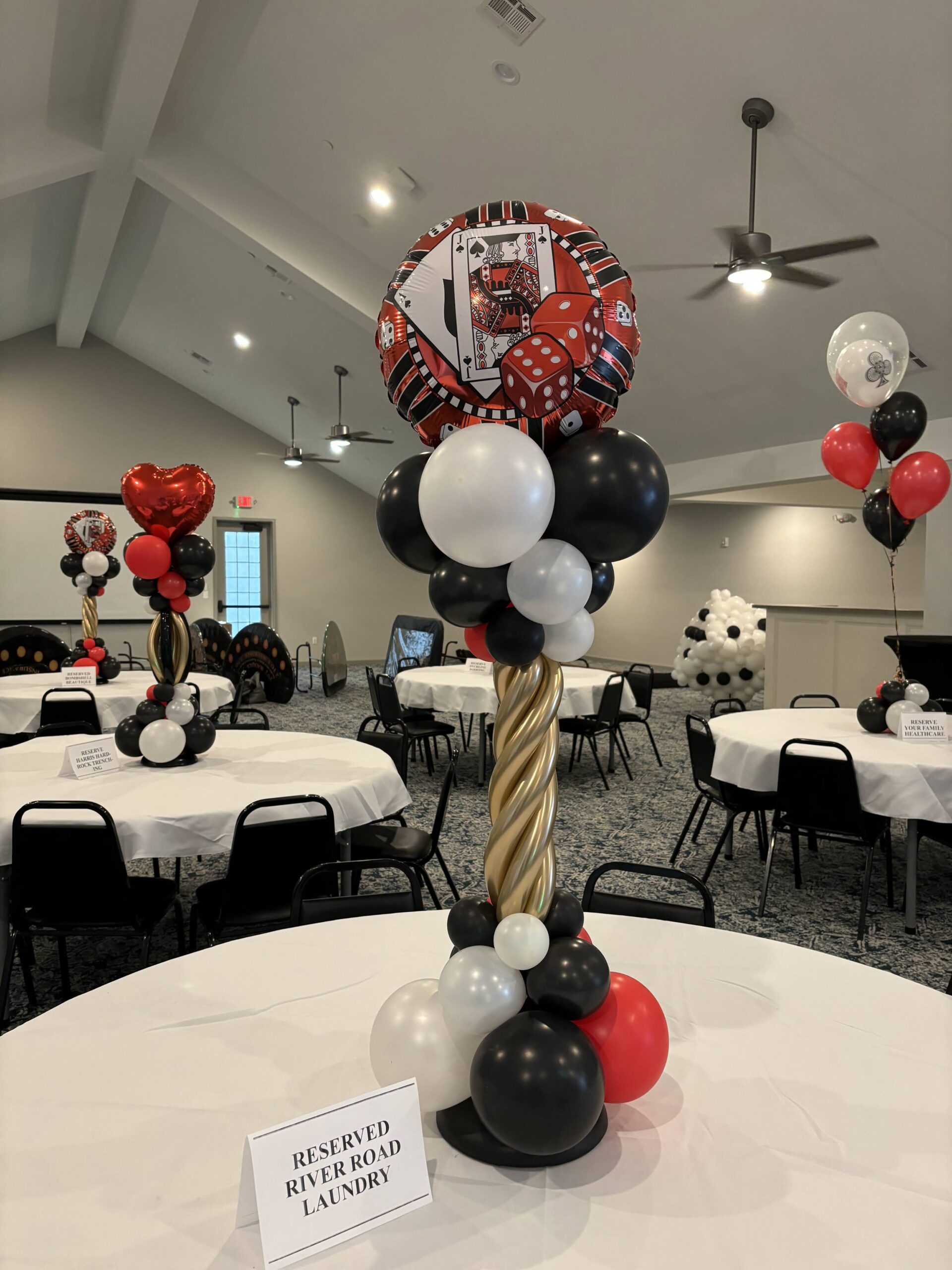 Casino themed balloon centerpieces created by Balloon Man in Canyon Lake Texas