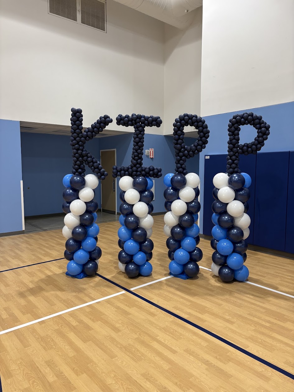 Custom balloon column by Balloon Man