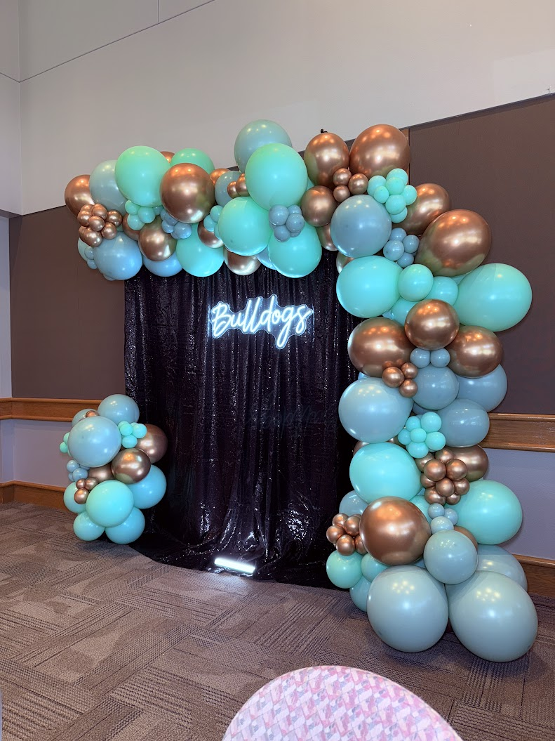Balloon garland in New Braunfels created by Balloon Man