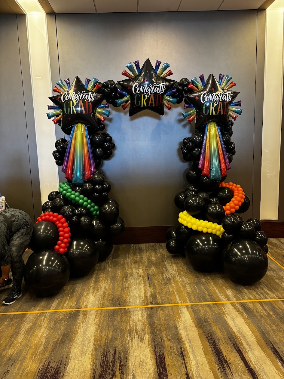 Congrats grad balloon decor by Balloon Man