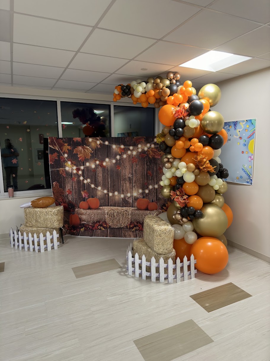 Custom corporate event balloon decor created by Balloon Man
