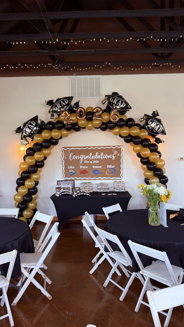 Graduation balloon decor created by Balloon Man