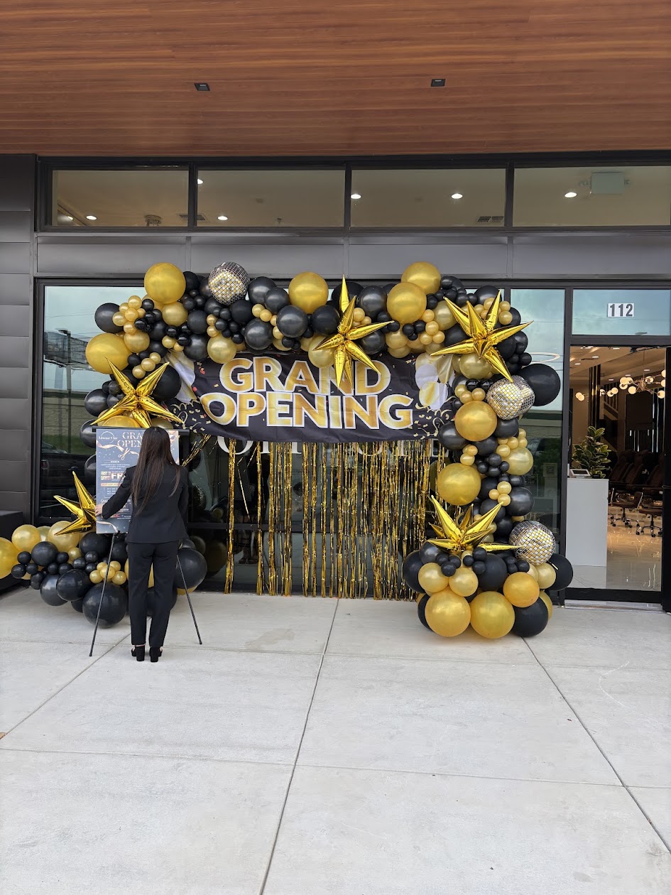 Grand opening balloons in Kyle design inspiration by Balloon Man