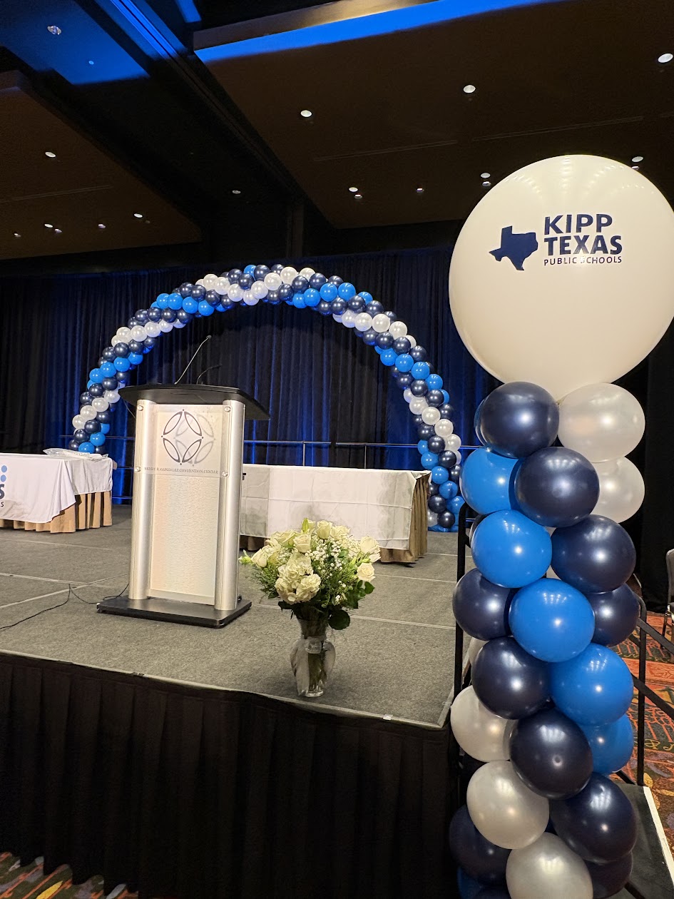 School balloon decor created by Balloon Man