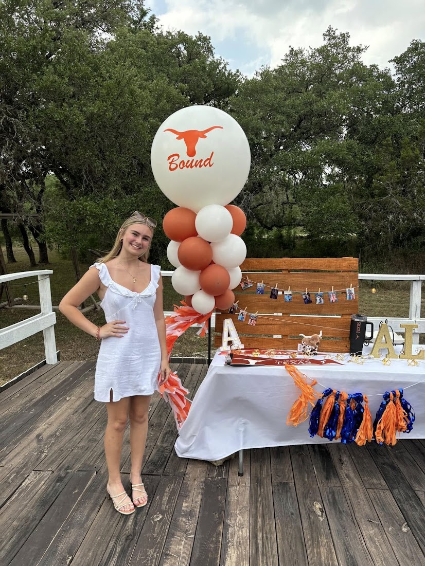 School themed balloon display created by Balloon Man